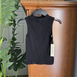 Yelete Black Crop Top
